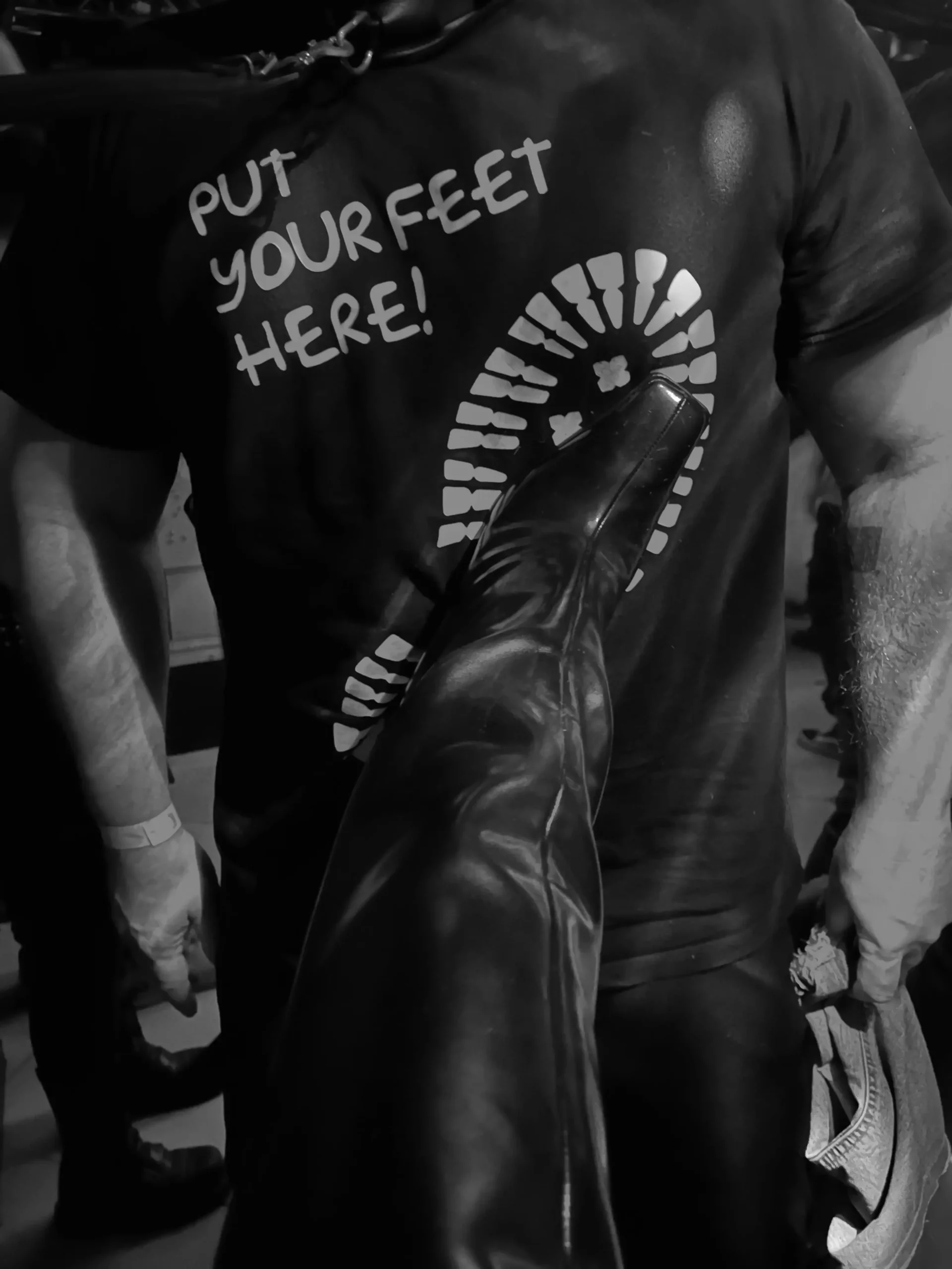 Put your feet and boots here